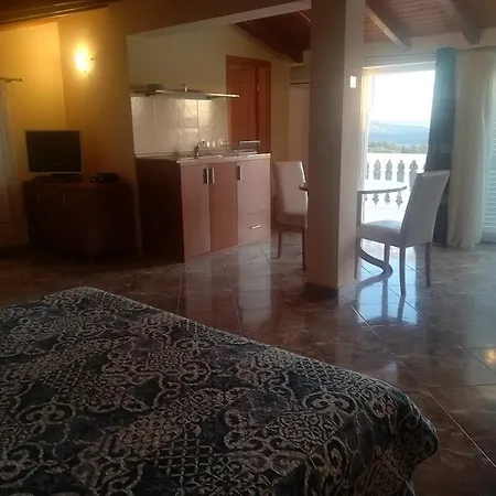 Barisic Hrvatskih Zrtava 404 Seget Vranjica * Trogir