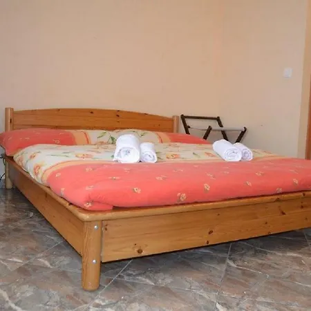 Barisic Hrvatskih Zrtava 404 Seget Vranjica * Trogir