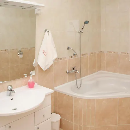 Barisic Hrvatskih Zrtava 404 Seget Vranjica Трогир