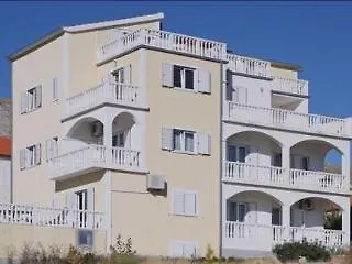 Barisic Hrvatskih Zrtava 404 Seget Vranjica Трогир