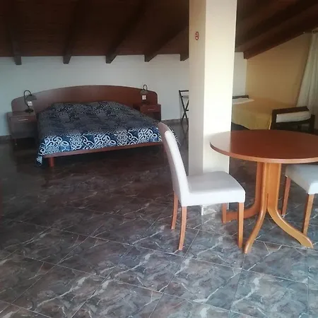 Barisic Hrvatskih Zrtava 404 Seget Vranjica Апартаменты Трогир