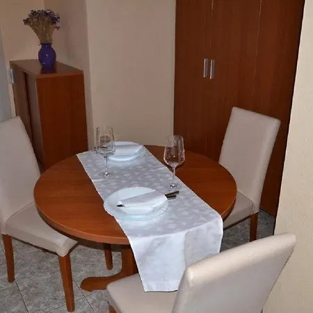 Barisic Hrvatskih Zrtava 404 Seget Vranjica *