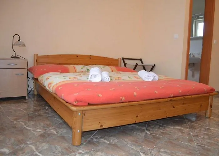 Barisic Hrvatskih Zrtava 404 Seget Vranjica * トロギール